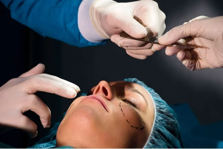 Plastic & Aesthetic Surgeon Plastic Surgeon